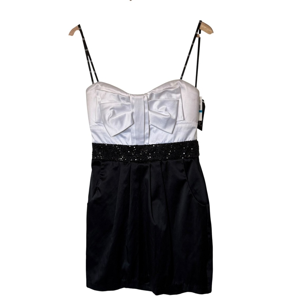 Love Tease Cocktail Dress Women 9 White Black NWT Bow Sequin Mini Homecoming